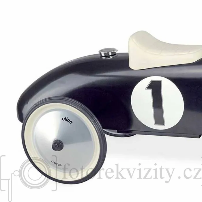Historické závodní auto - černé